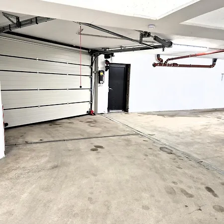 21136 Apartment