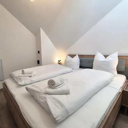 Apartment 21136 *