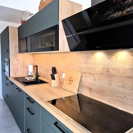 21136 Apartment *