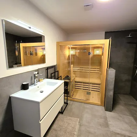 Apartment 21136